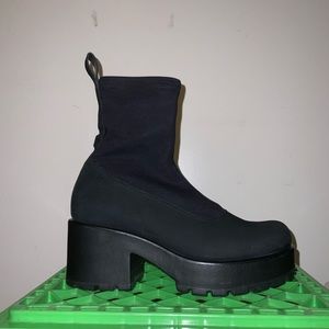 Vagabond Dioon Round Toe Sock Platform Boots